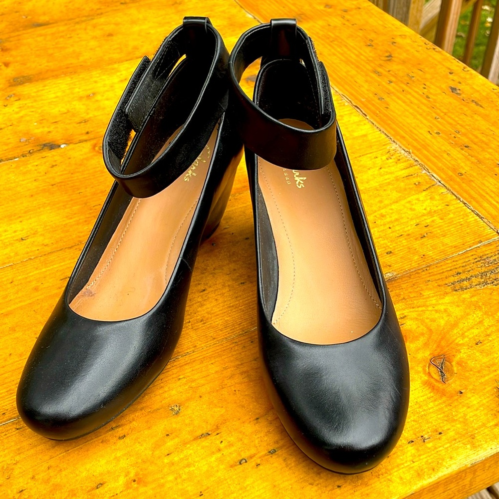 Clarks Bassett Mist Black Wedges